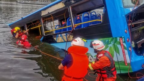 Los sobrevivientes fueron trasladados a hospitales cercanos