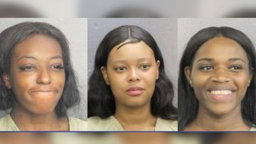 Tymaya Wright (izquierda), Danaysha Dixon (centro) and Keira Ferguson (derecha) fueron arrestadas y trasladas a la cárcel.