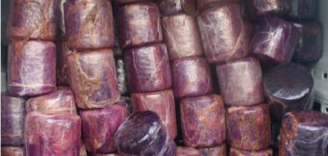 La droga venía escondida en los contenedores.