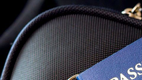 Una encuesta reveló que una buena parte de los estadounidenses viviendo en el extranjero no están de acuerdo con pagar impuestos de su país.