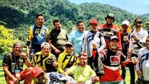 Jóvenes fueron de vacaciones a Puerto Vallarta.