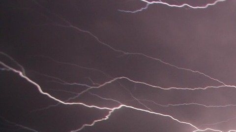 Los rayos suelen alcanzar al objeto más cercano que esté al aire libre.
