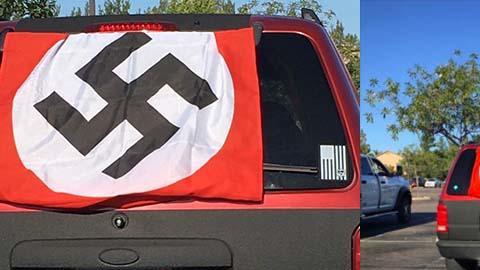 Camioneta con la bandera nazi.