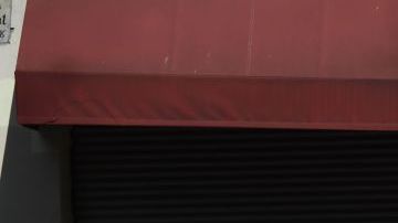 Las cortinas de los negocios han tenido que cerrar durante la pandemia de coronavirus