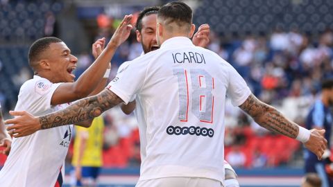 Neymar e Icardi firmaron un penal diferente.