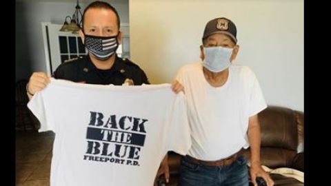La Policía de Freeport le brindó apoyo a Salomón Corona después del incidente.