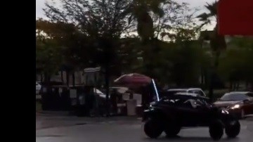 Algunos de los turistas viajaban en camionetas todoterreno.