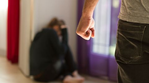 El joven recién había salido de la cárcel.