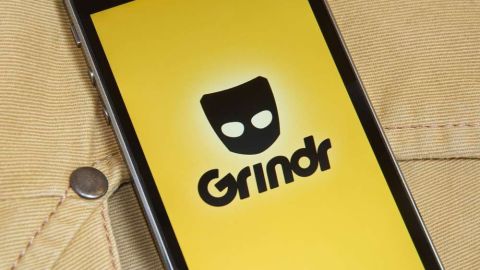 Grindr solicita a sus usuarios cuando se registran que den dicha información.