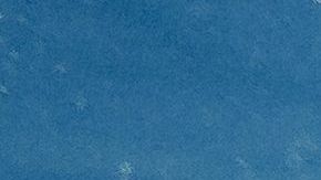 El niño no se percató lo que había detrás de él.