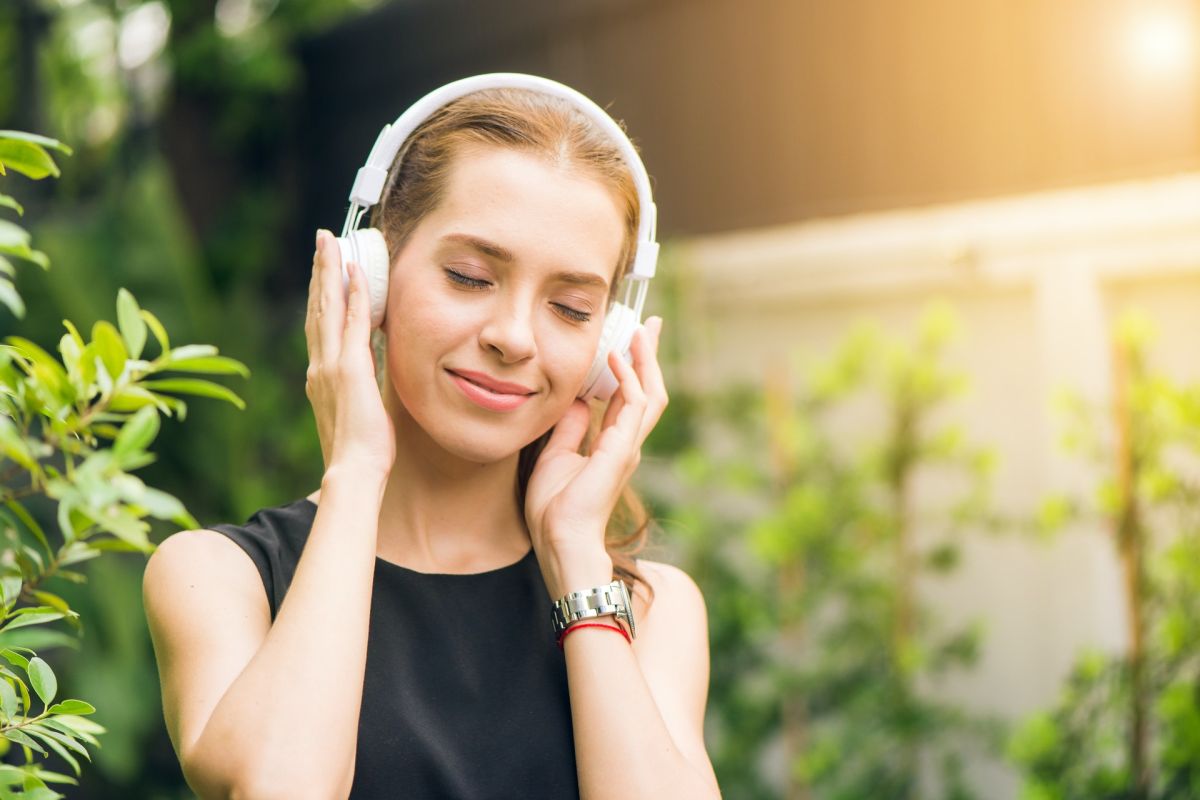 Escuchar música mejora tu estado de ánimo.