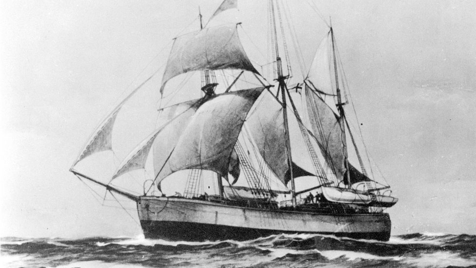 El Fram, el barco del aventurero noruego Fridtjof Nansen que quedó atrapado en "agua muerta" en las aguas del Ártico en 1893.
