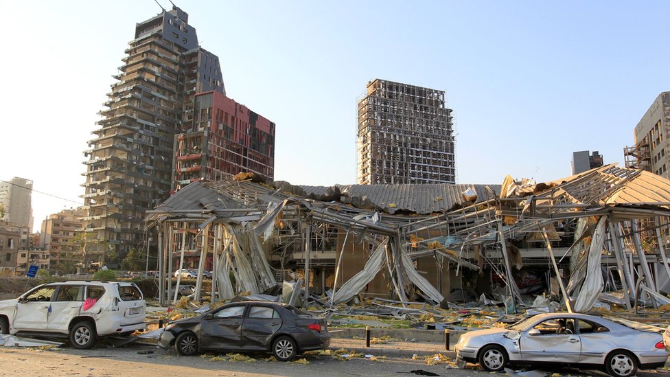 El Consejo Supremo de Defensa libanés decretó la capital Beirut como "zona catastrófica".