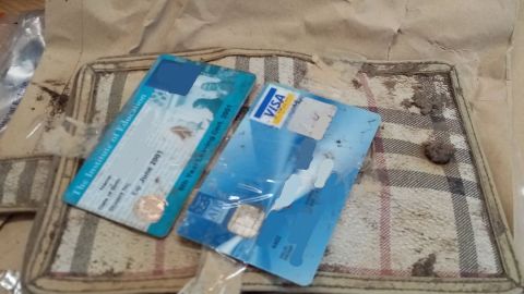 Encontraron una billetera perdida hace 20 años.