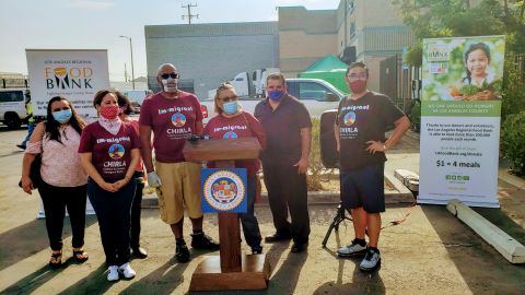 Proponen dar tarjetas de alimentos a inmigrantes de bajos ingresos. (Cortesía Los Angeles Regional Food Bank)