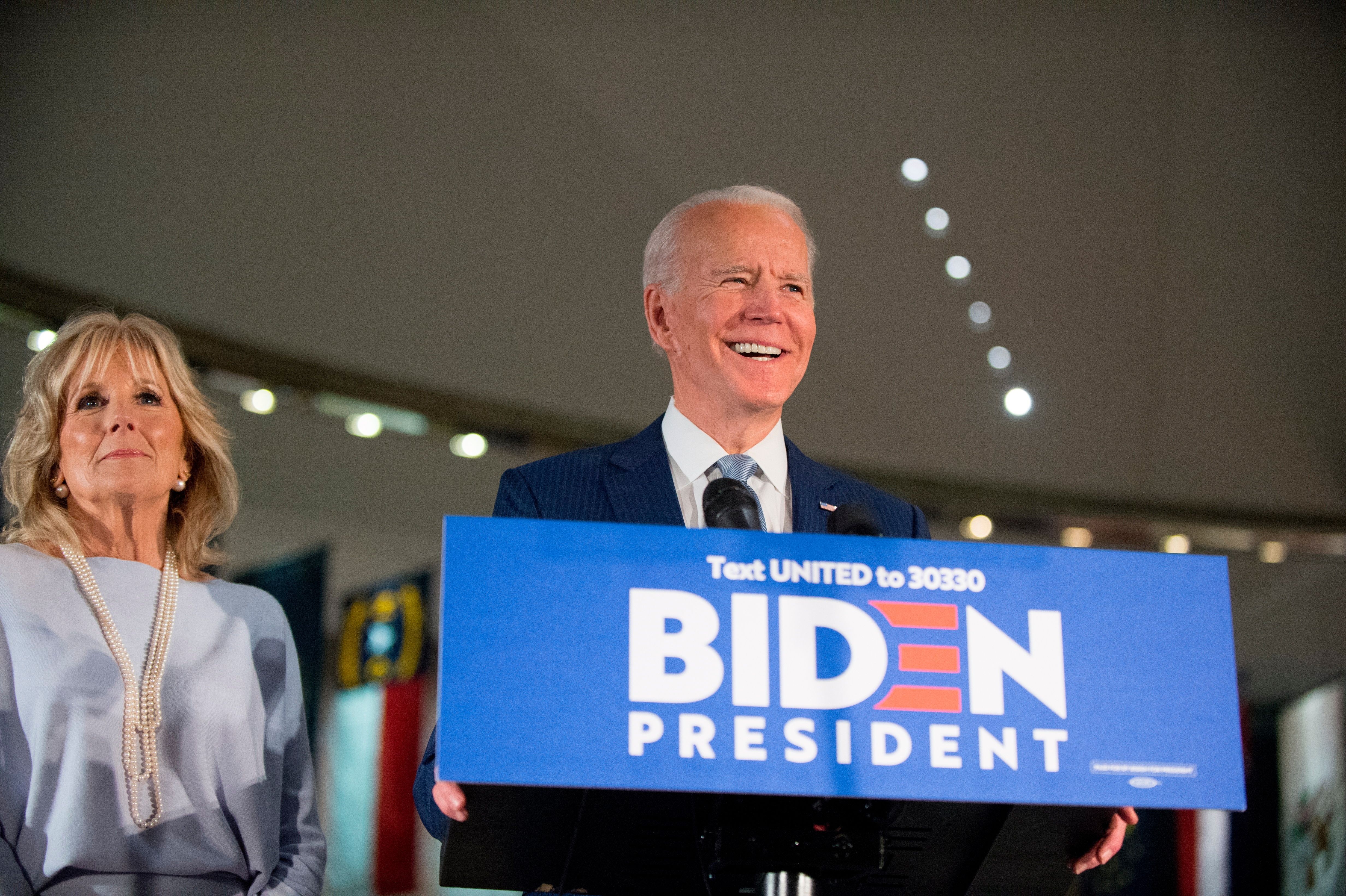 Biden solo ha adelantado que su compañera de fórmula será una mujer.