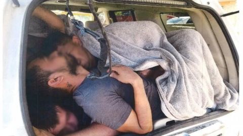 En una camioneta se encontró a 18 indocumentados.
