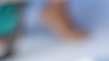 Agregar hierbas y especias te ayuda a usar menos sal y disminuye los efectos en el cuerpo de la comida grasosa.