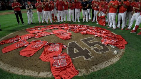 Los Angels dedicaron a Tyler Skaggs su triunfo del 12 de julio de 2019.