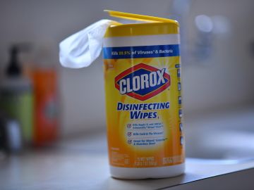 La escasez de toallitas desinfectantes de Clorox y durará hasta el 2021