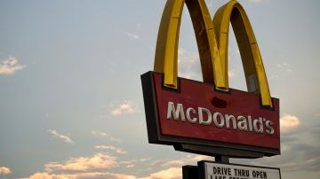 McDonald's reapertura restaurantes coronavirus COVID-19 economía franquicias