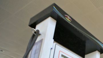 El rendimiento de gasolina es un factor importante cuando se considera comprar un auto.