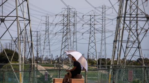 El calor extremo persiste en el sur de California.