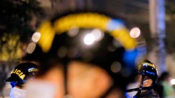 La policía negó haber lanzado gas lacrimógeno.