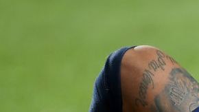 Neymar no pudo alzar la copa.
