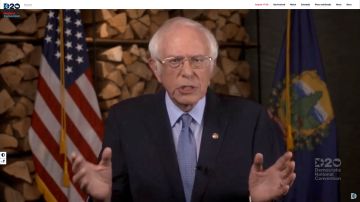 El senador Bernie Sanders destacó que "nuestra democracia está en juego"