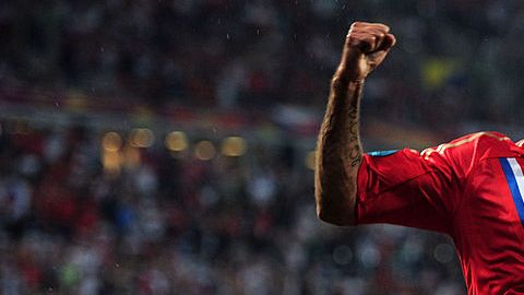 Roman Shirokov en un partido con la Selección de Rusia.