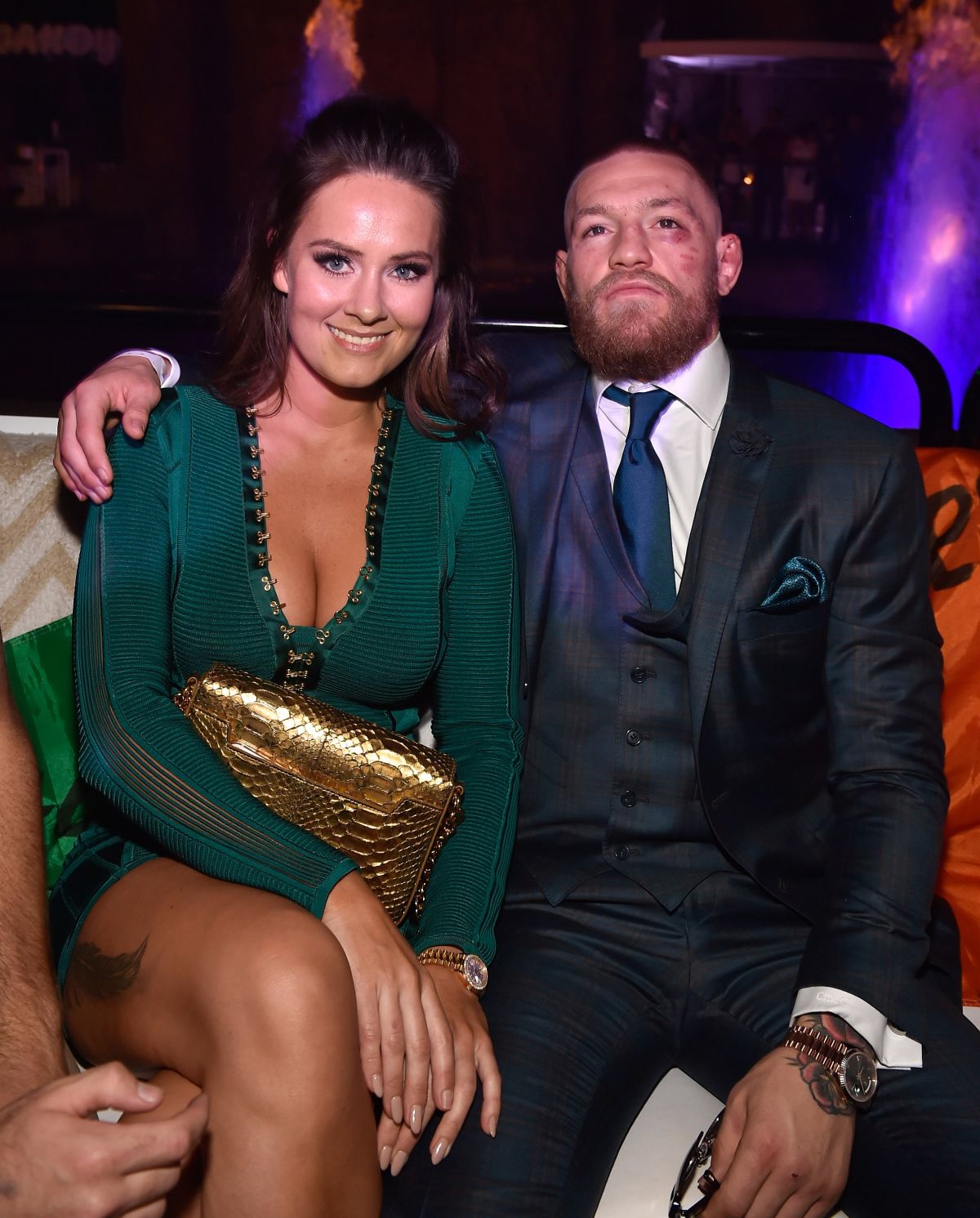 Conor McGregor le pide matrimonio a su pareja, quien presume el anillo de compromiso La Opinión