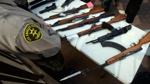 Demostración del LASD  de rifles de asalto en Compton en 2007.