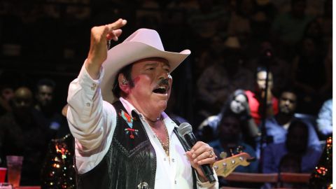 Lalo Mora.