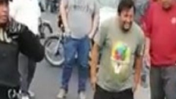 VIDEO: Queman vivo a supuesto ladrón