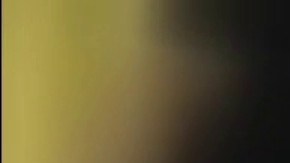 Captura del momento en que el repartidor de Amazon golpea al vecino por pedirle que lleve tapabocas.