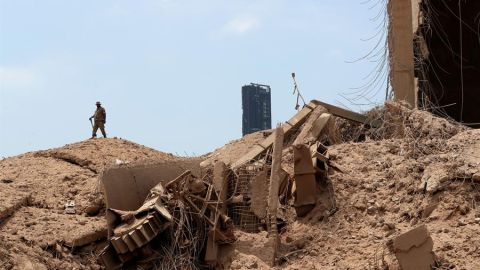 Dos explosiones destruyeron edificios y casas en el puerto de Beirut.