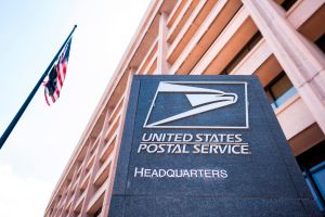 USPS asegura que suspenderá los cambios hasta después de las elecciones.