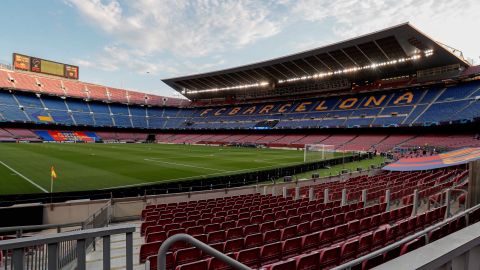 El Camp Nou vacío antes del partido Barcelona Vs. Napoli.