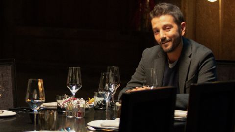 Diego Luna en 'Pan y Circo' de Amazon Prime Video.