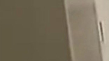 Captura del video en el que se ve a un agente esposando a un niño en Key West.