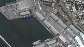 Imágenes satélitales del puerto de Beirut.