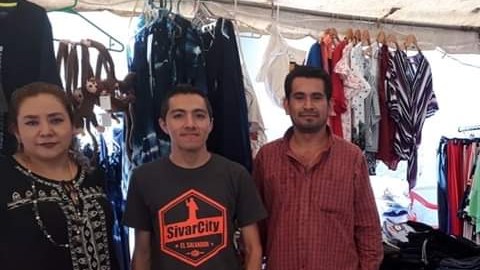 Más de 30 artesanos suelen apoyarse en las ganancias del evento en LA. / foto: cortesía de Ana Segura.