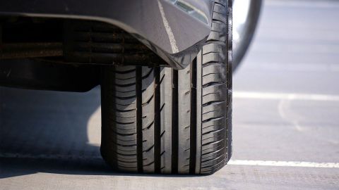 Las llantas son de vital importancia para un auto, de ellas depende en gran parte tu seguridad al viajar.