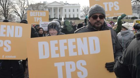 Cientos de miles serían deportados al terminar su TPS.