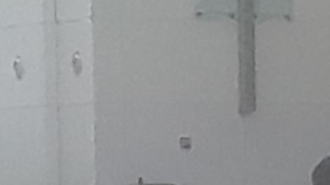 Soledad y precaución en aeropuerto JFK