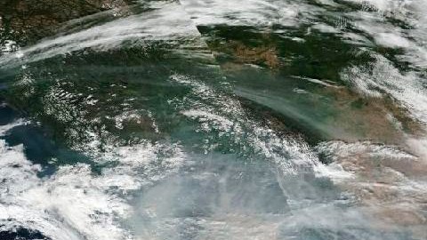 El humo de los incendios de California viajó hasta Nueva York.