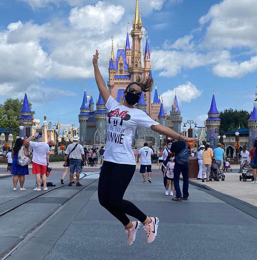Clarissa Molina visita por primera vez Disney.