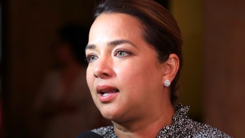 Adamari López.