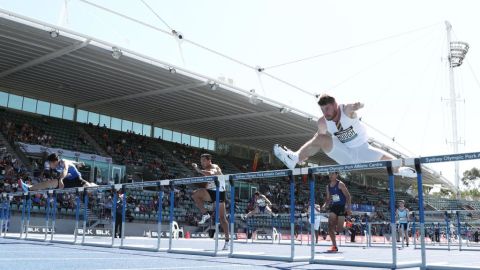 La carrera con obstáculos es una de las disciplinas del atletismo.